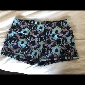 Fleo 3.25 contour shorts large